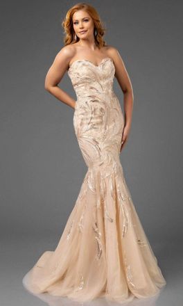 Terani Couture Sweetheart Strapless Gown In Champagne