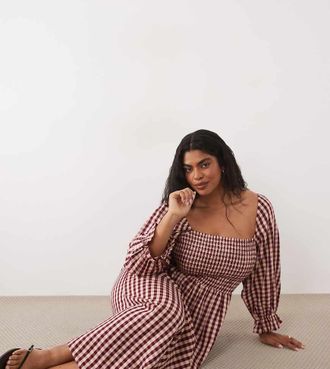 New Look Plus New Look Curve - Vestito midi arricciato rosa a quadretti