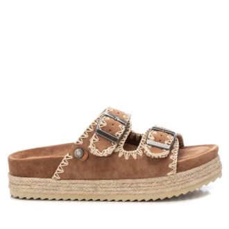 Xti Womens Flat Sandals In Camel
