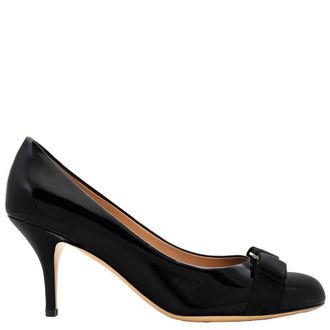 Ferragamo Ferragamo Ladies Vara Bow Pump in Black