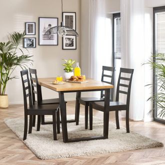 Furniturebox Cotswold Wooden Dining Table & 4 Whitby Black Dining Chairs in Light Oak | Size: Medium