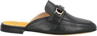 Doucal's FOOTWEAR - Mules & Clogs sur YOOX.COM