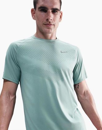 Nike Mens Stride Crew Neck Short Sleeve Jersey Competition T-Shirt - Green - Size: 42