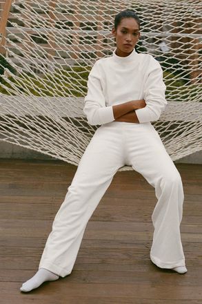 Alo | Serenity Wide Leg Sweatpant in Ivory White, Size: Medium