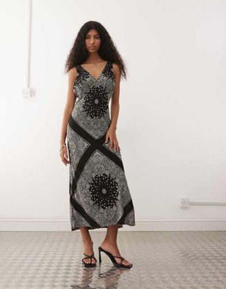 Wrangler Vestito sottoveste taglio sbieco nero e grigio con stampa-Multicolore