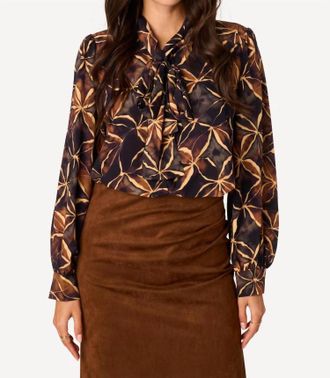 Q2 Floral Front Tie Blouse In Navy Floral