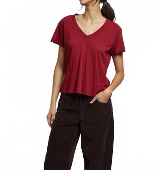 perfectwhitetee Hendrix Lightweight Cotton V Neck Tee In Maple