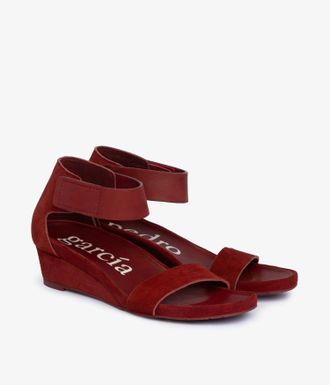 Pedro Garcia Red suede wedge sandal | Wassila | Fall-winter 26 |
