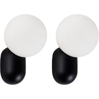 Beliani Conjunto de 2 lámparas de pared con forma de globo vidrio opalino y base negra Helme