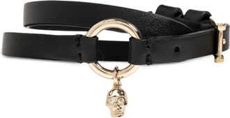 Alexander McQueen Bracciale con ciondolo Skull in pelle - Nero