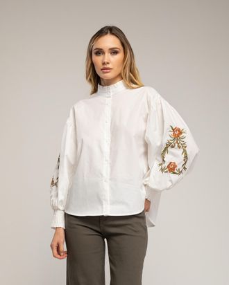 Tantra Blouse met opstaande kraag, ruches aan de mouw, borduursels en elastische manchetten