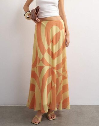 Topshop Gonna midi a ruota in chiffon trasparente con stampa astratta arancione