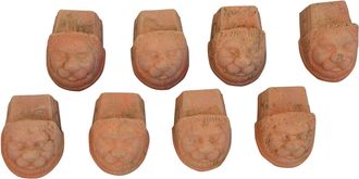 Biscottini International Biscottini - Juego De 8 Pies De Platillo De Terracota 10x8x8 Cm Platillos De Terracota Cabeza De Le&oacute;n Platillos De Flores Interior Y Exterior