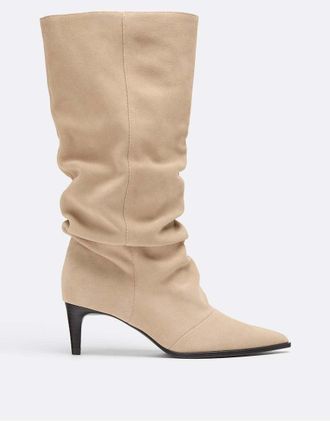 Stradivarius stivali morbidi con tacco in pelle beige-Neutro