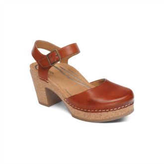 Aetrex Womens Finley Heels In Cognac