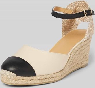 Castaner Wedges mit Dornschlie&szlig;e Modell CORALINE in Ecru, Gr&ouml;&szlig;e 38