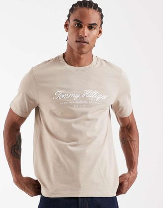 Tommy Hilfiger T-shirt beige con colletto con bordo a contrasto stile nautico-Neutro