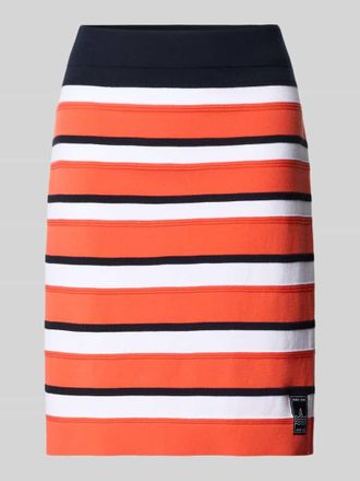 Marc Cain Knielanger Rock aus Lyocell-Mix mit Logo-Patch in Koralle, Gr&ouml;&szlig;e 34