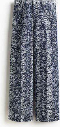 H&M Jeans aus Bouclédenim mit Bügelfalten - Blue