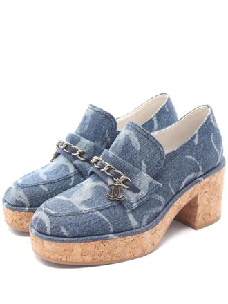 Chanel 1986-1988 70 mm Coco loafers met plateauzool en ketting - Blauw