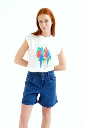 Compa&ntilde;&iacute;afant&aacute;stica Macaw Graphic T-Shirt In White