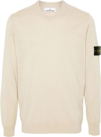 Stone Island Fijngebreide trui met kompaspatch - Heren - Ronde hals truien - Beige - XL - Truien & Vesten