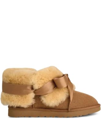 UGG logo-detail shearling boots - Brown