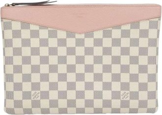 Louis Vuitton Pre-owned Clutches, female, Beige, Size: ONE SIZE Pre-owned Daily Pouch Bag