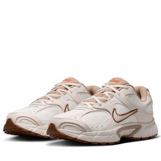 Nike Mens Rnr Sneakers In Sail British Tan Ivory