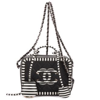 Chanel Small Filigree Vanity Case Schoudertas
