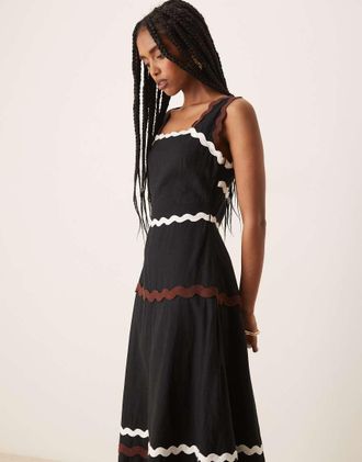 Nobody's Child Acacia - Vestito midi nero con cut-out sul retro e cuciture a zig-zag