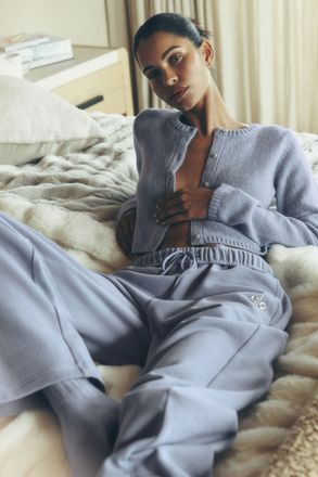 Alo | Accolade Straight Leg Sweatpant in Winter Frost Blue, Size: Medium