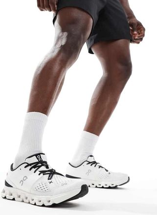 On Running ON - Cloud X 4 - Sneakers da allenamento bianche e nere-Bianco