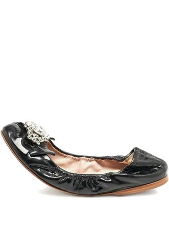Miu Miu crystal bow ballet flats - women - Leather/Leather/Patent Leather - 38 - Black