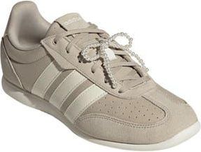 adidas Barreda Lo Sneaker in Crystal Linen/White/Beige at Nordstrom Rack, Size 10.5
