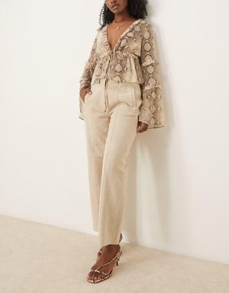 Asos Pantaloni premium con gamba a cilindro in camoscio color pietra con impunture-Neutro