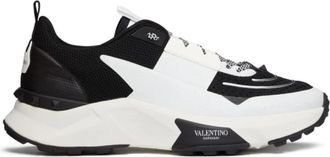 Valentino Garavani Sneaker Low Top True Act - Heren - Sneakers - Zwart - 40 1/2 EU - Leer - Schoenen