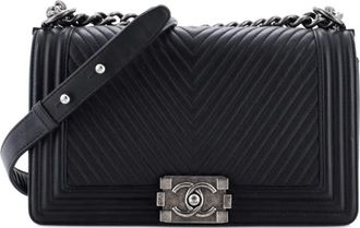 Chanel Borsa a spalla Boy Flap media in pelle di agnello - Nero