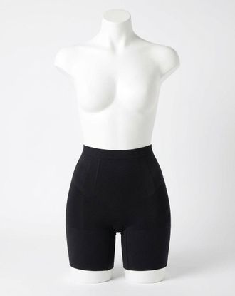Spanx Womens Oncore Mid-Thigh Short In Very Black