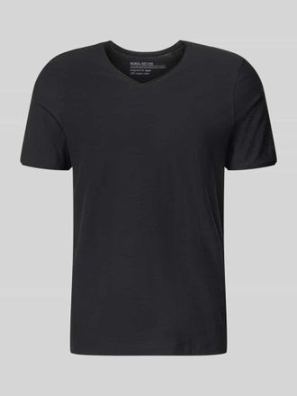Mc Neal T-Shirt mit V-Ausschnitt und Rollsaum in Black, Gr&ouml;&szlig;e XXXL