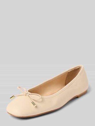 Inuovo Ballerinas aus Leder mit Schleifendetail in Sand, Gr&ouml;&szlig;e 37