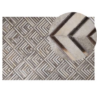 Beliani Alfombra De Piel De Vaca Piezas De Cuero Beige 140 X 200 Cm Patr&oacute;n Geom&eacute;trico De Diamantes Tekir
