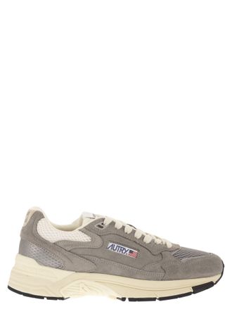 Autry Hyperway Wildleder- und Mesh-Trainer