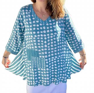Iguana Joy Patches Top In Aqua Steel