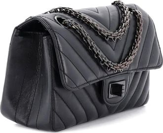 Chanel So Black Reissue 2.55 Flap Bag Chevron Aged Calfskin Mini crossbody bag - Zwart