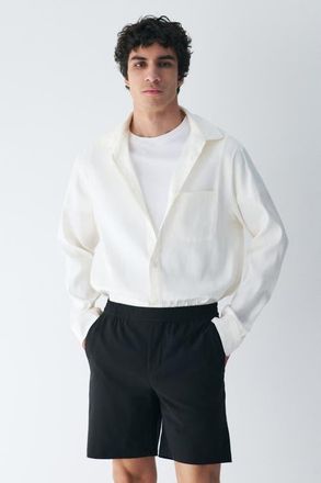 H&M Four-way Stretch Regular Fit Shorts in Black at Nordstrom, Size X-Large