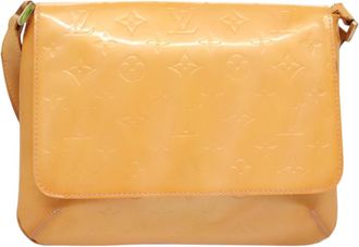 Louis Vuitton Thompson Street Beige Patent Leather Shoulder Bag (Pre-Owned)