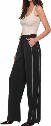 Heartloom Devine Elevated Track Pant In Black