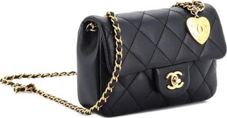 Chanel Heart Charms Flap Bag Quilted Lambskin Mini crossbody bag - Zwart