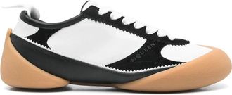 Alexander McQueen Witte Vetersneaker met Rubberen Zool - Heren - Sneakers - Veelkleurig - 40 EU - Schoenen